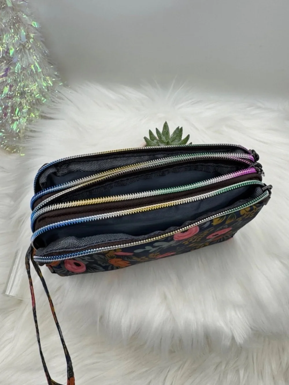 Floral Print Makeup Cosmetic Wristlet Blue 2